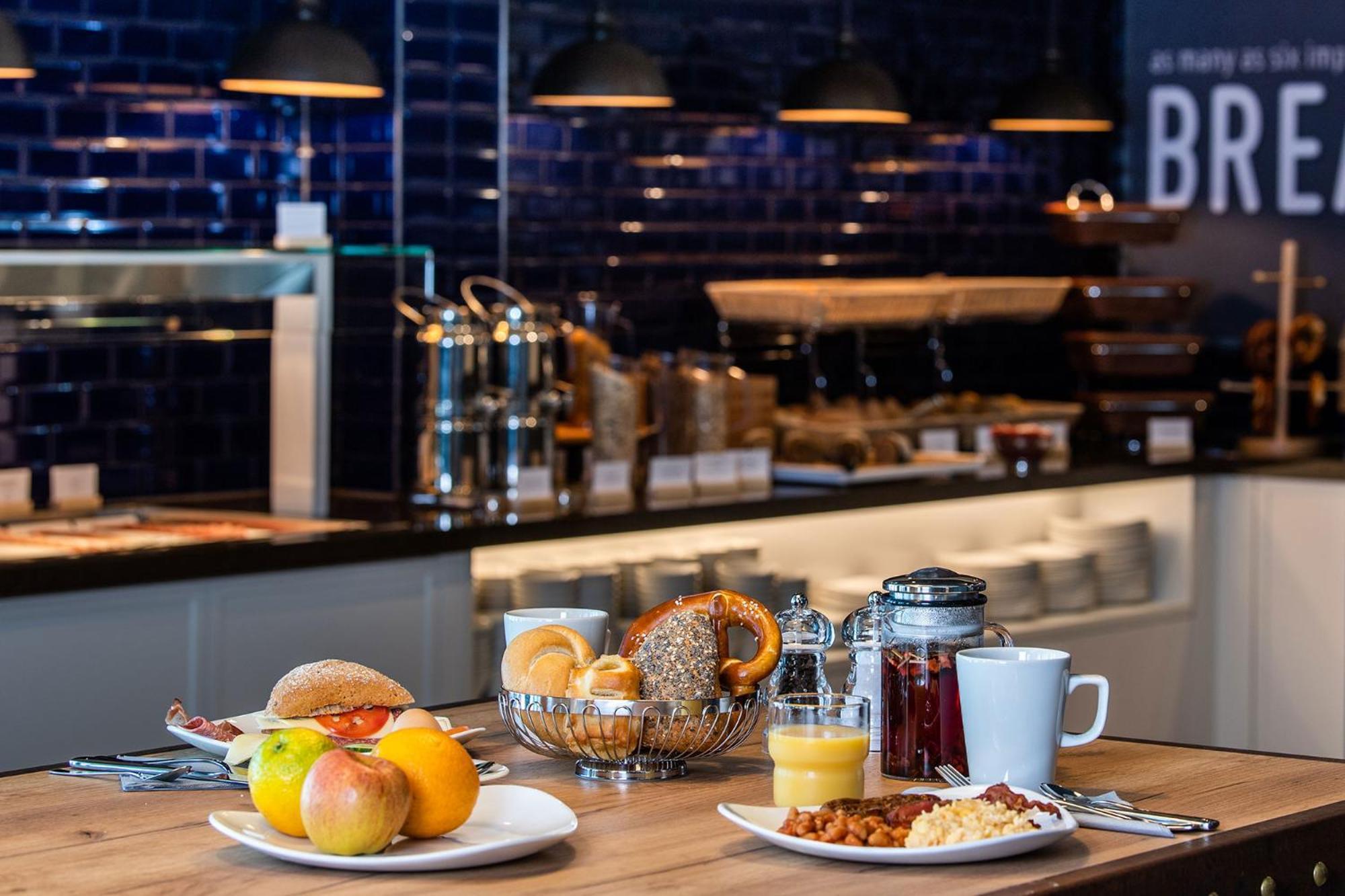 Premier Inn Muenchen City Zentrum ภายนอก รูปภาพ